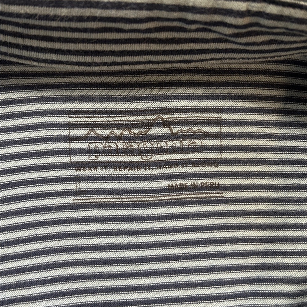 Patagonia short sleeve polo shirt.  L - Picture 7 of 9